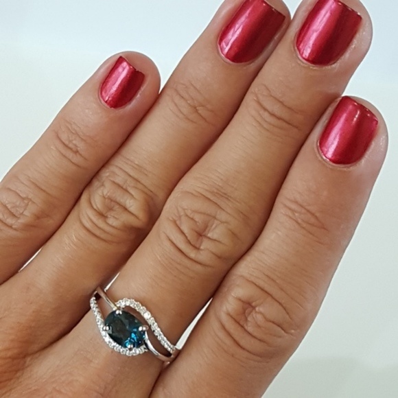 Sterling Silver London Blue Topaz Ring - Picture 7 of 8